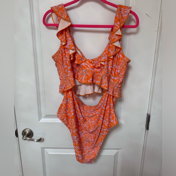 Eloquii Sweetheart Neckline One Piece Swimsuit with Cutout Size 18 - Picture 3 of 5